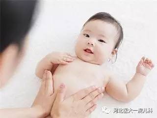 四个月宝宝肚子胀气如何有效排气